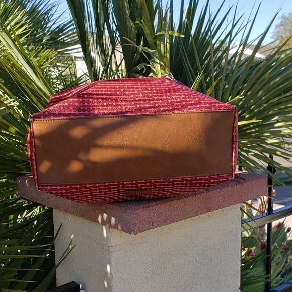 Beautiful‎ Fossil tote - Picture 3 of 7